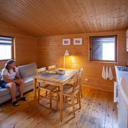 In In A Beautiful Setting For 4 Persons *